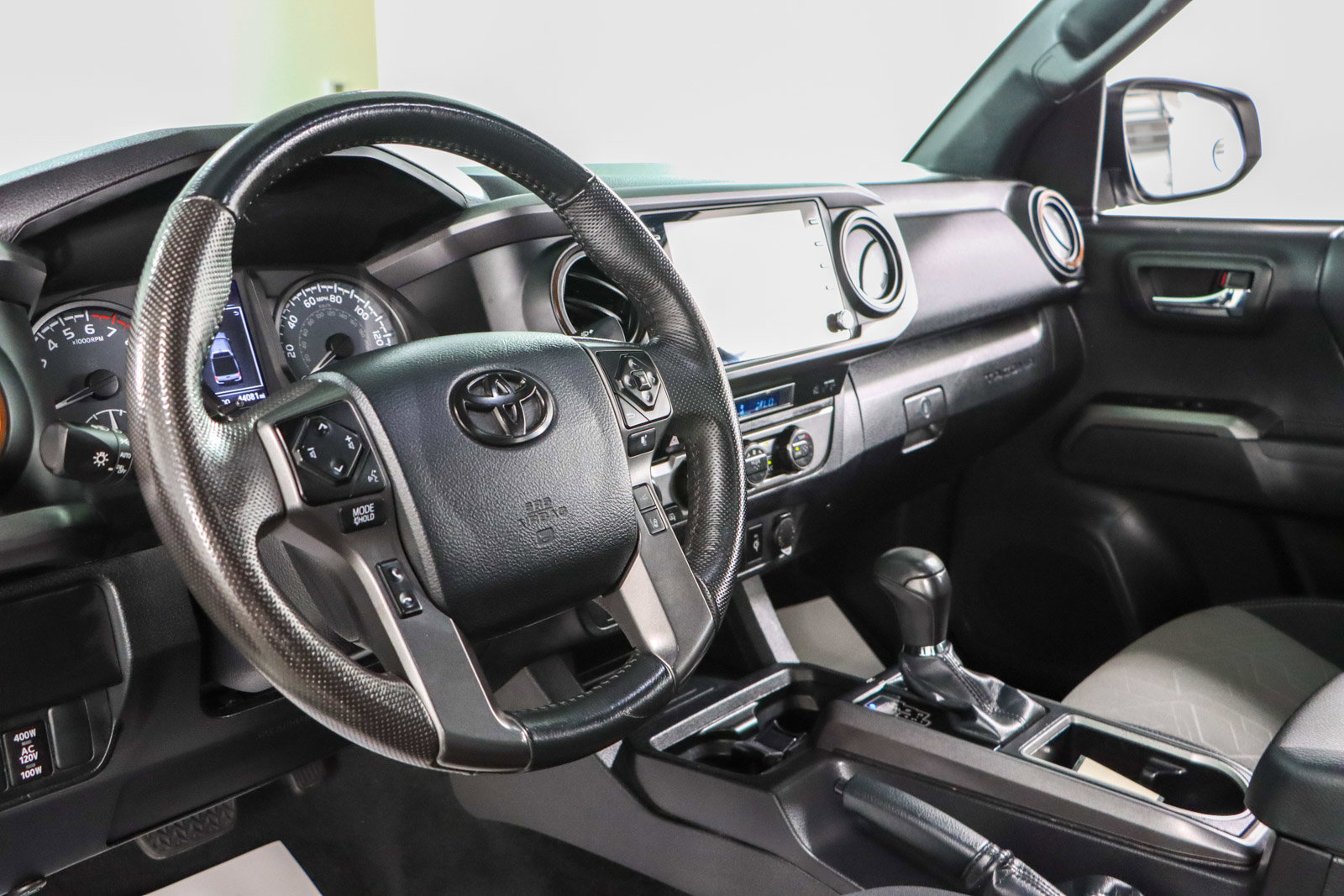 Used 2023 Toyota Tacoma TRD Off-Road image 24