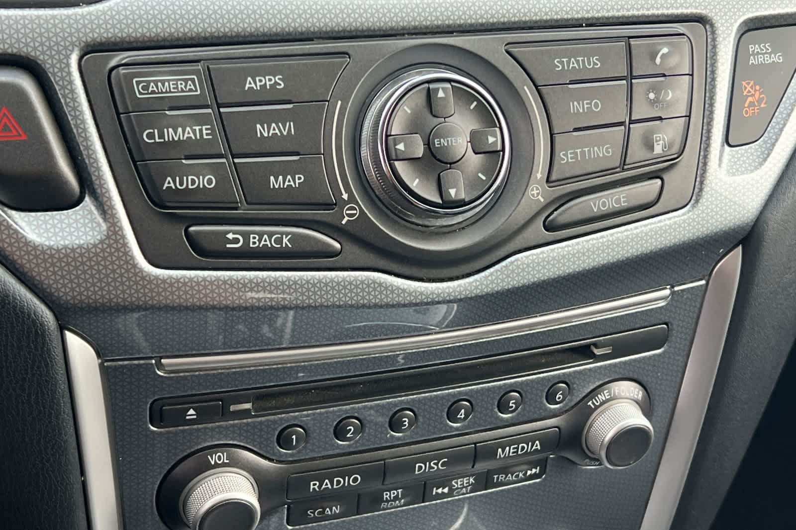 Used 2018 Nissan Pathfinder SL FWD image 26