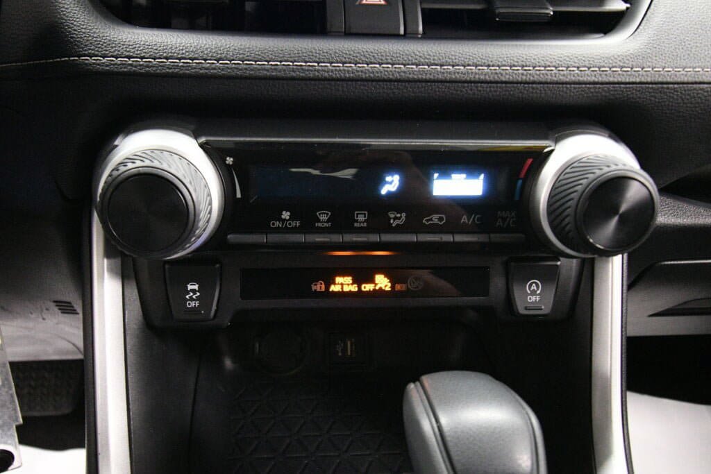 Certified 2025 Toyota RAV4 LE FWD image 15