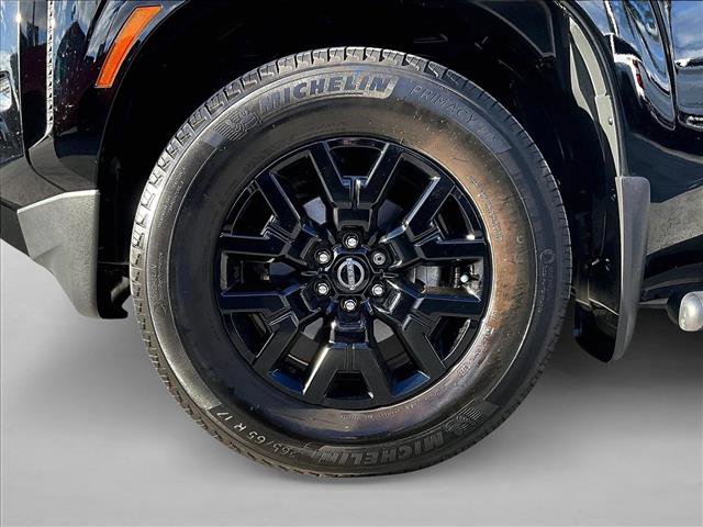 Used 2023 Nissan Frontier SV w/ Midnight Edition Package image 10