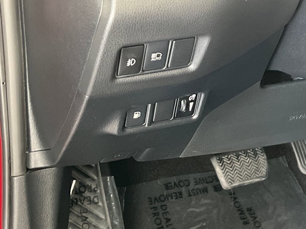 Used 2018 Toyota C-HR XLE image 32