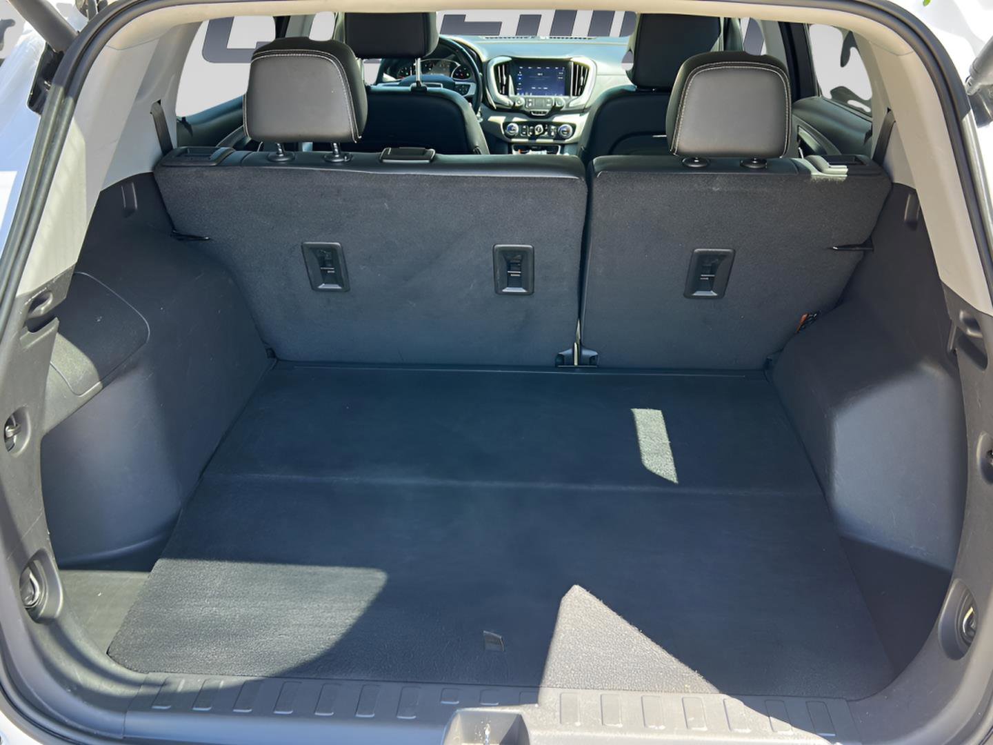 Used 2023 GMC Terrain SLT FWD image 10