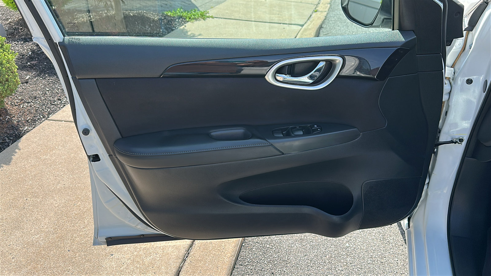 Used 2019 Nissan Sentra SV FWD image 13