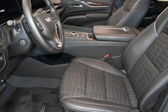 Used 2023 Cadillac Escalade Sport Platinum w/ Heavy-Duty Trailer Package AWD/4WD image 23