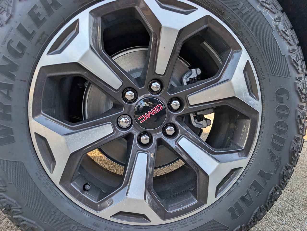 New 2026 GMC Yukon AT4 Ultimate AWD/4WD image 7