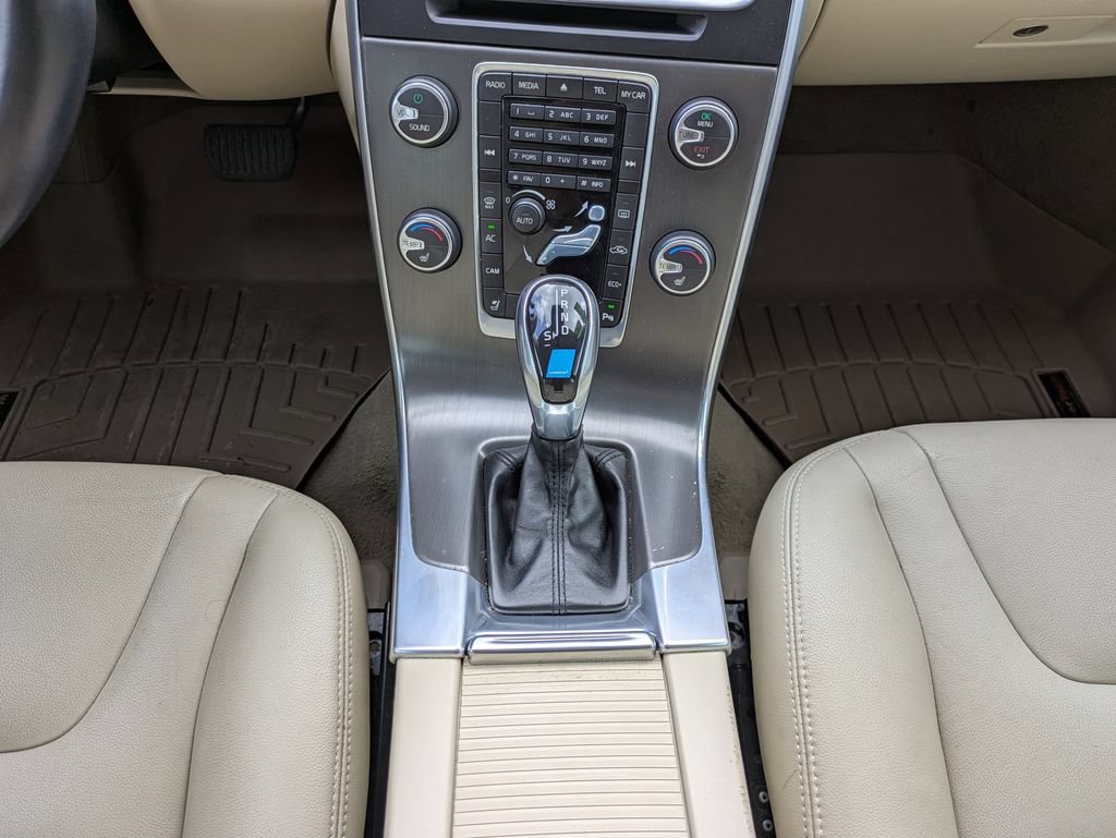 Used 2015 Volvo V60 T5 Premier Plus FWD image 12