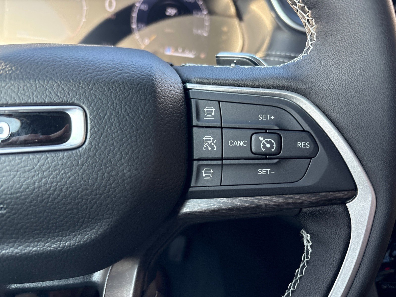 New 2025 Jeep Grand Cherokee Limited image 16