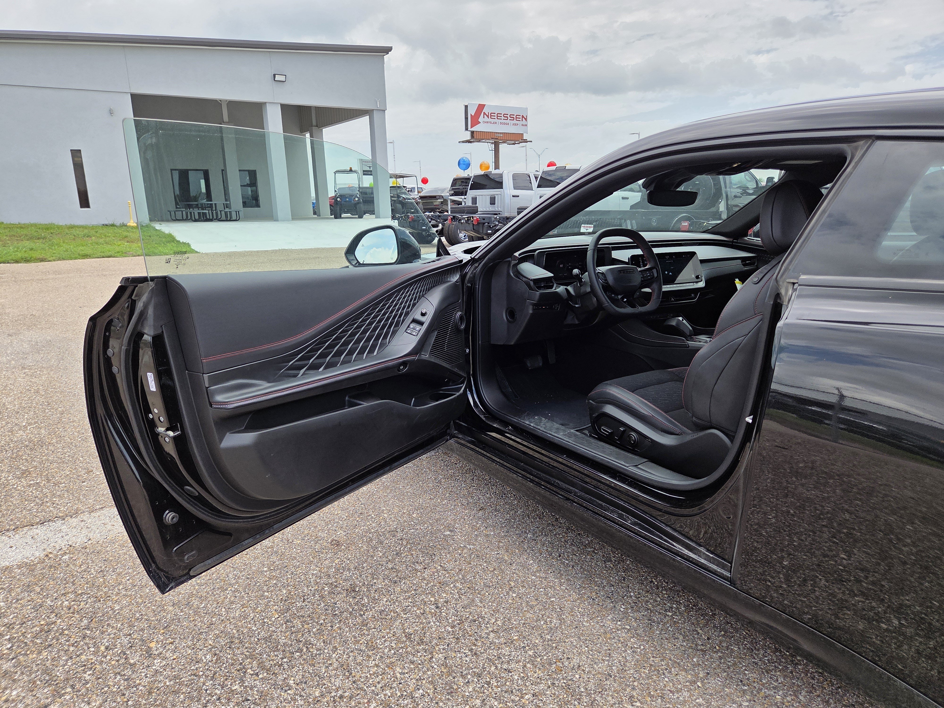 Used 2025 Dodge Charger Daytona R/T w/ Quick Order Package 25M R/T AWD/4WD image 12