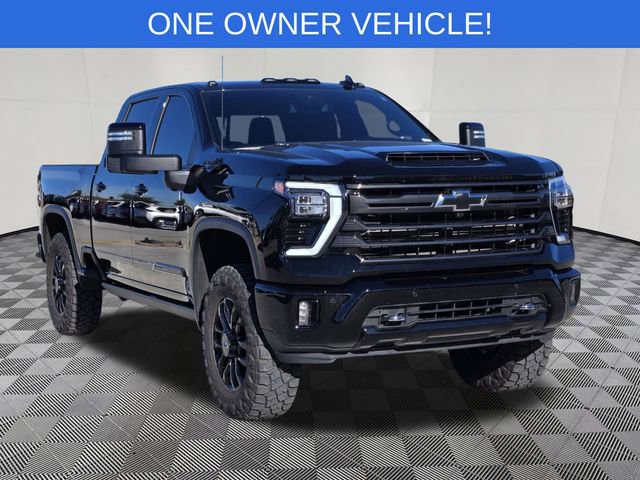 Used 2025 Chevrolet Silverado 2500 High Country w/ Midnight Edition image 3