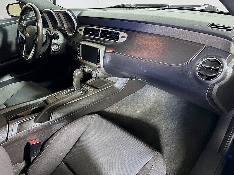Used 2015 Chevrolet Camaro LT RWD image 25