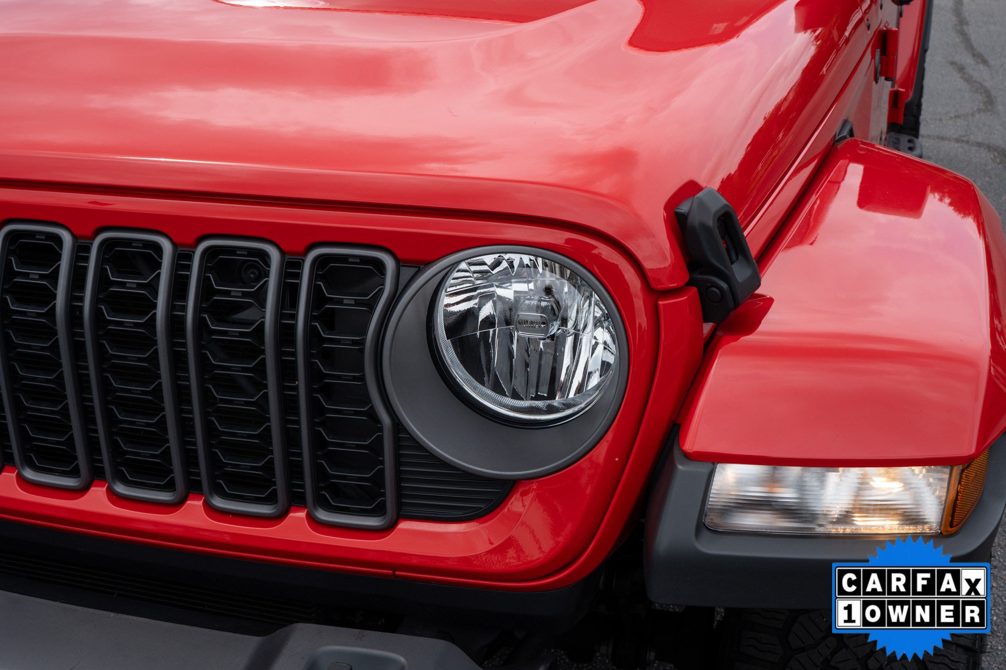 Used 2025 Jeep Gladiator Sport AWD/4WD image 9