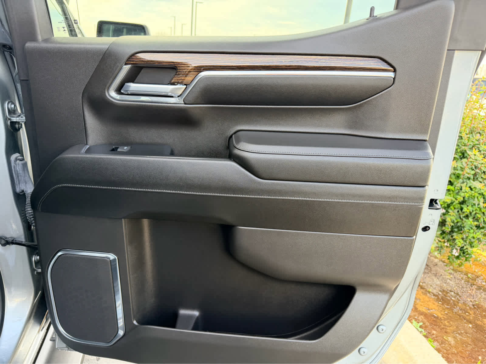 Used 2024 GMC Sierra 1500 Elevation w/ LPO, Elevation Black Package image 21