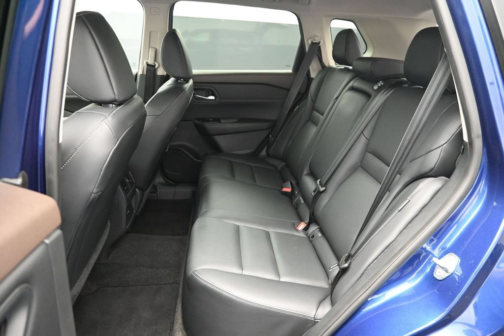 Used 2023 Nissan Rogue SL FWD image 12