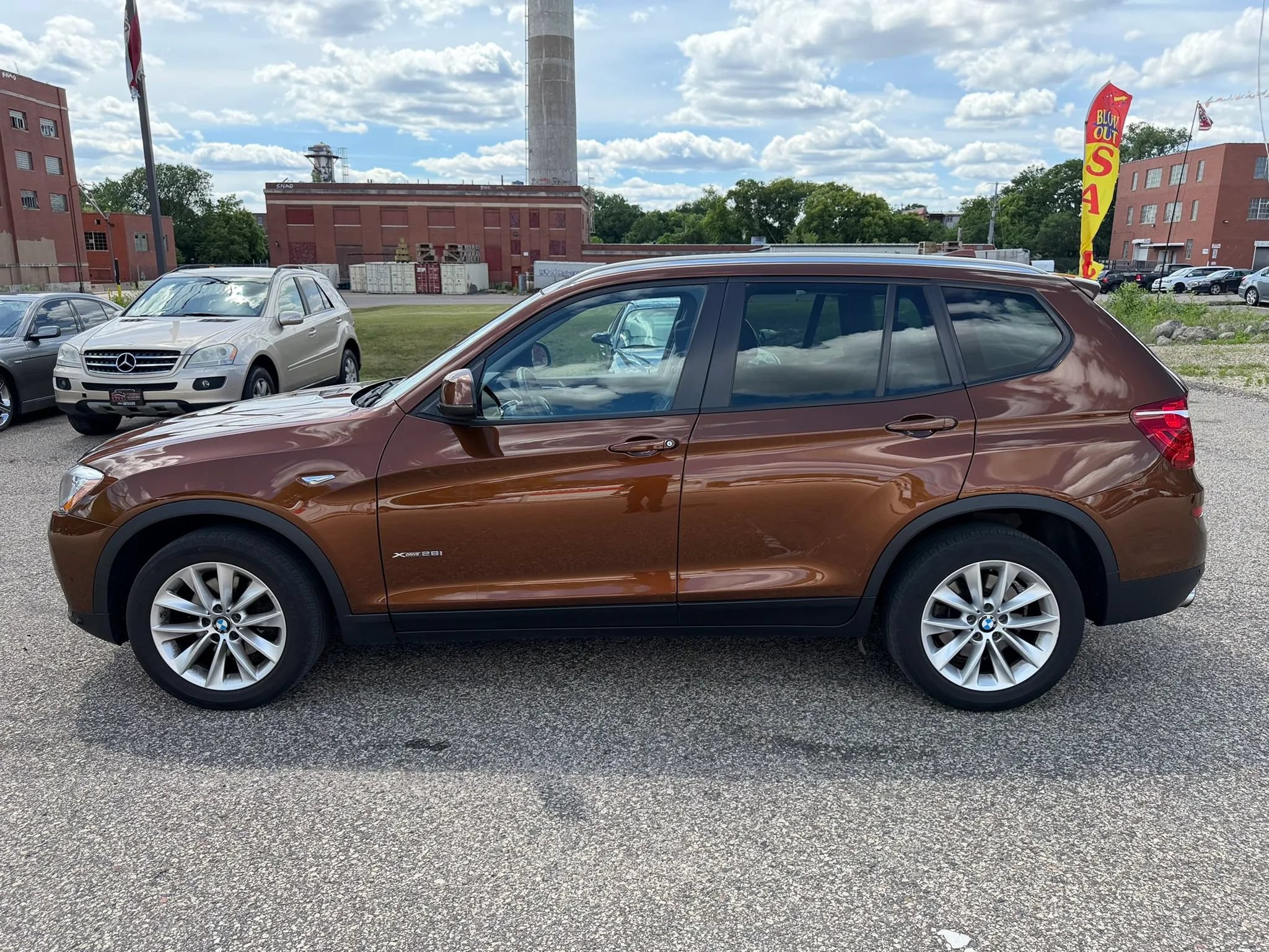 Used 2017 BMW X3 xDrive28i AWD/4WD image 3