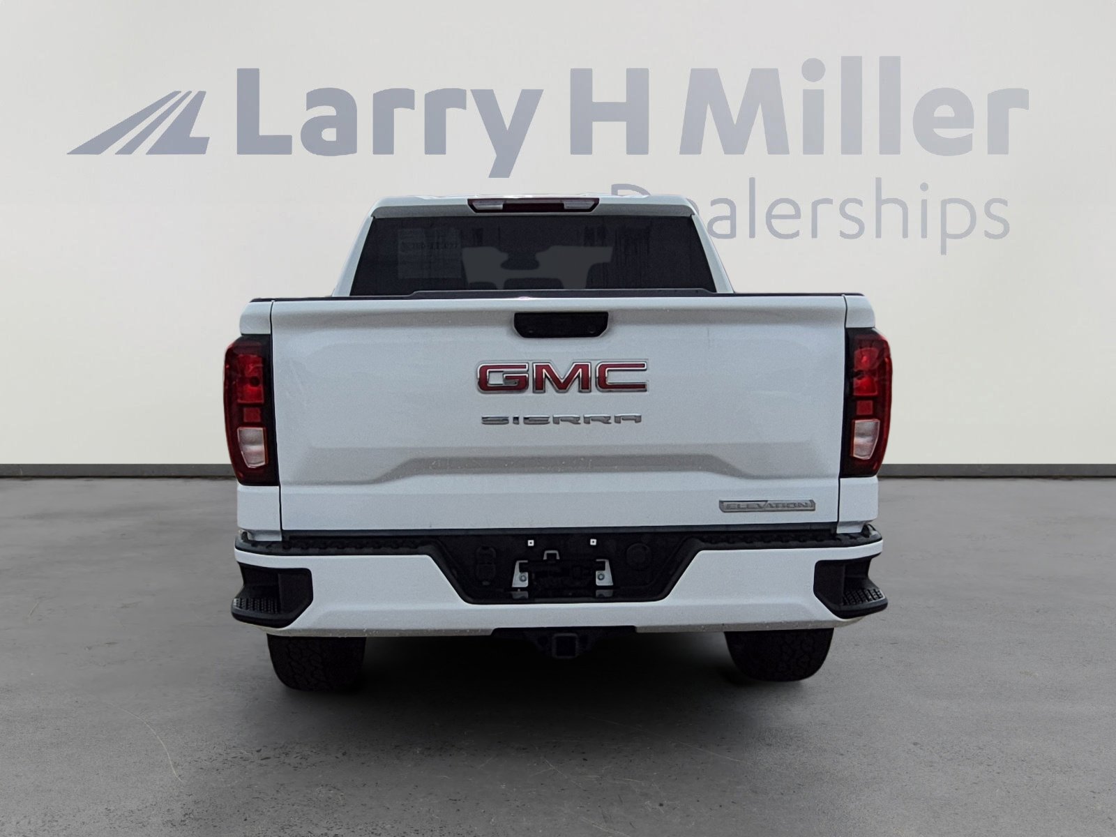 Used 2023 GMC Sierra 1500 Elevation AWD/4WD image 4
