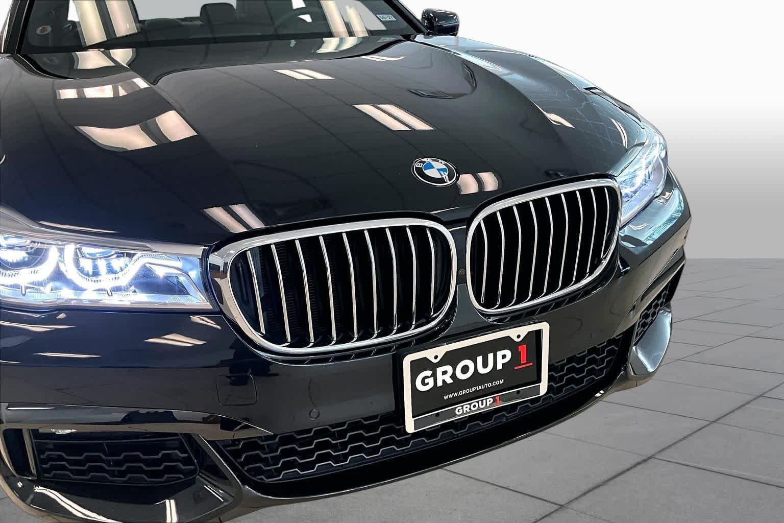Used 2019 BMW 750i w/ Executive Package RWD image 26