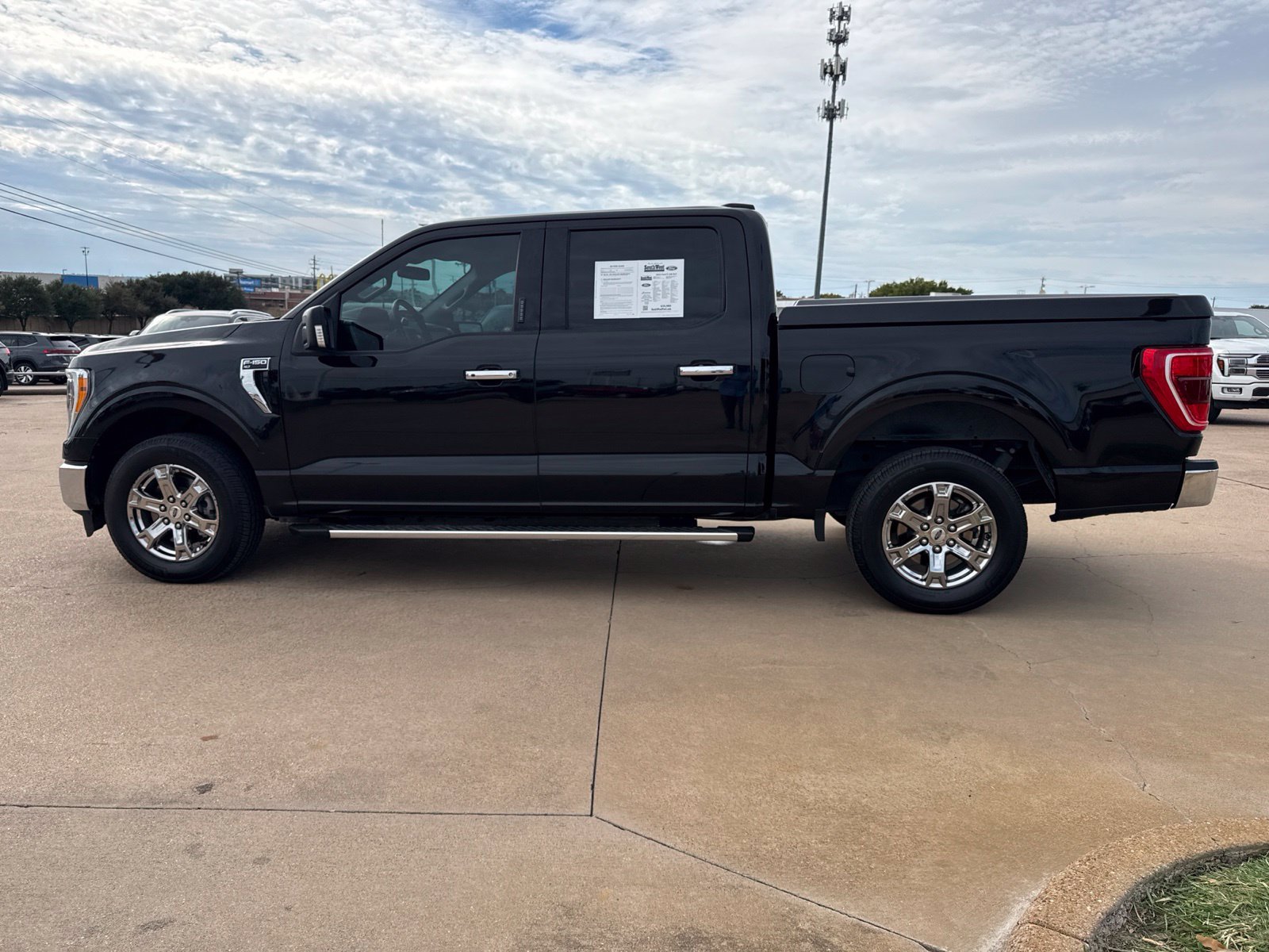 Used 2022 Ford F150 XLT w/ Equipment Group 302A High RWD image 4