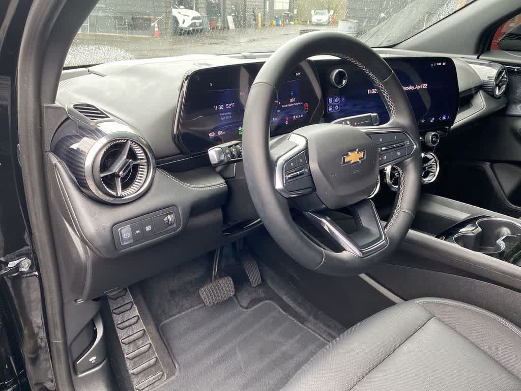 Used 2024 Chevrolet Blazer EV LT AWD/4WD image 2