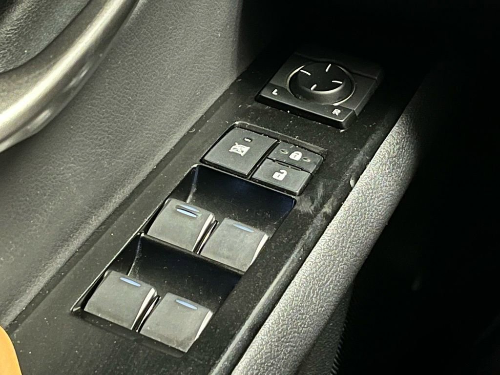 Used 2022 Lexus UX 250h 250h Base w/ Accessory Package (Z1) image 18