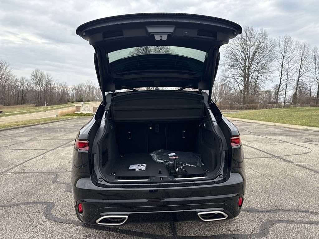 New 2026 Jaguar F-PACE R-Dynamic S image 9