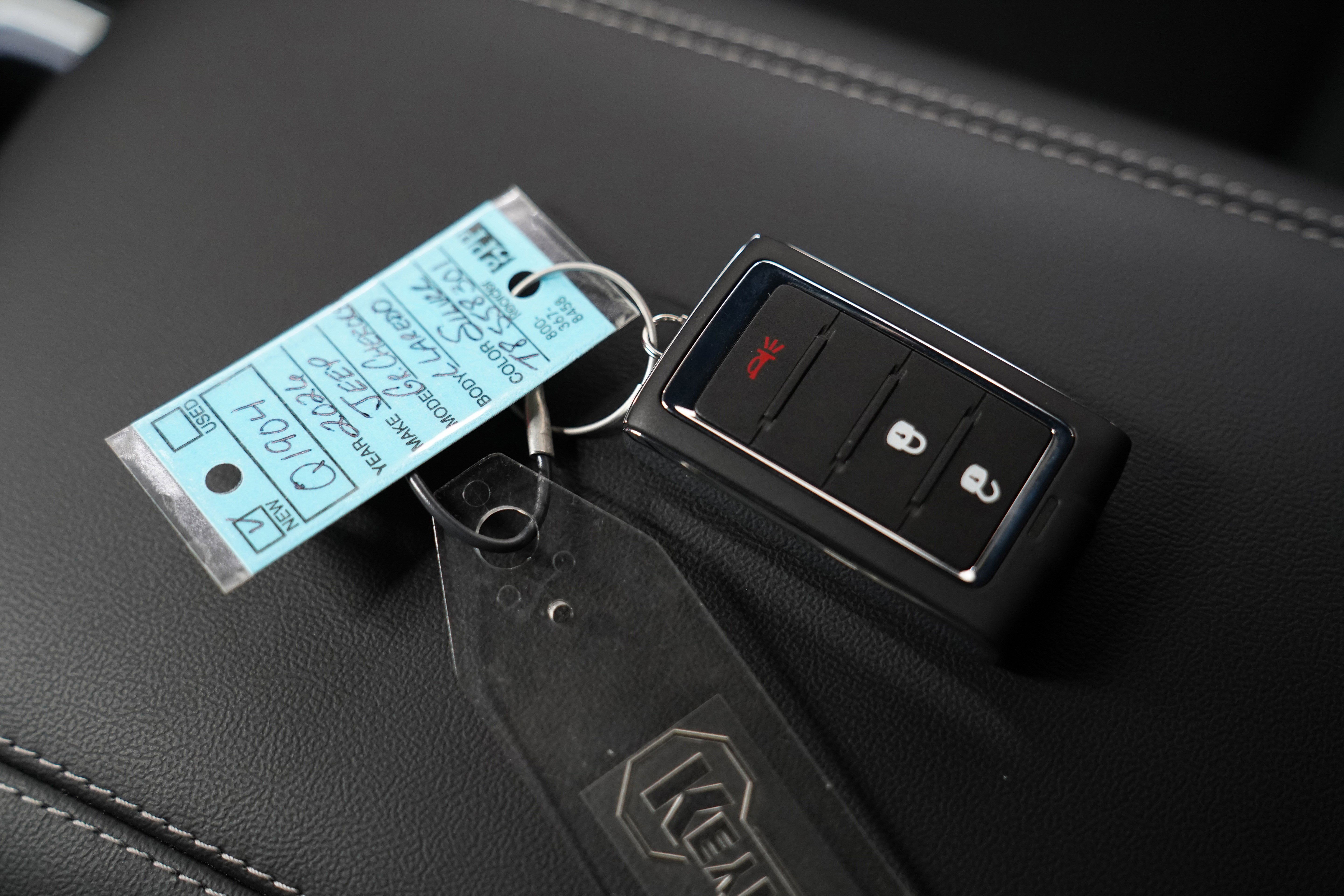 New 2026 Jeep Grand Cherokee L Laredo image 32