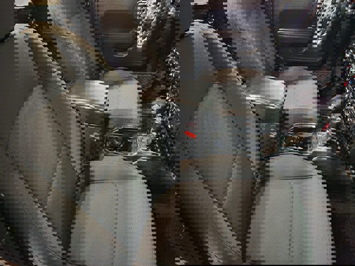 Used 2022 Jeep Wrangler Unlimited Sport image 31