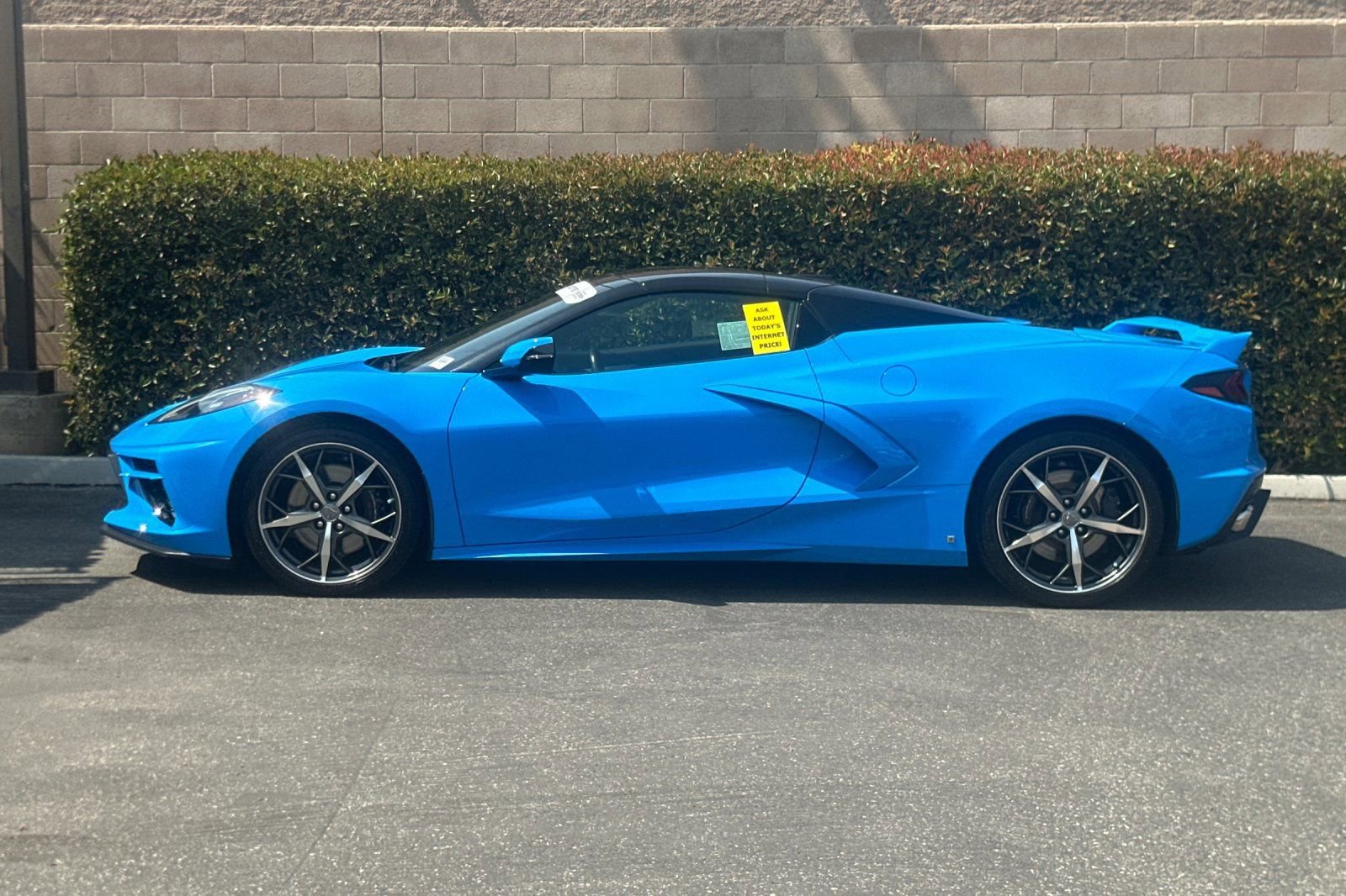 Used 2021 Chevrolet Corvette Stingray Premium Conv w/ Z51 Performance Package image 8