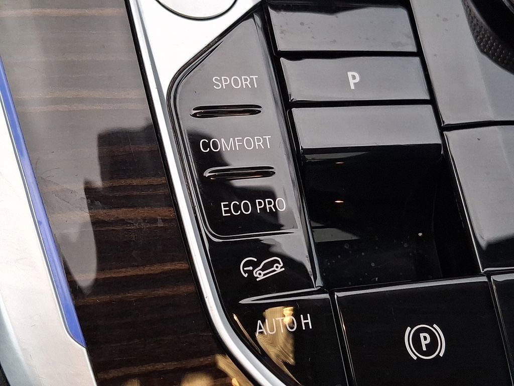 Certified 2023 BMW X7 xDrive40i w/ Parking Assistance Package image 21