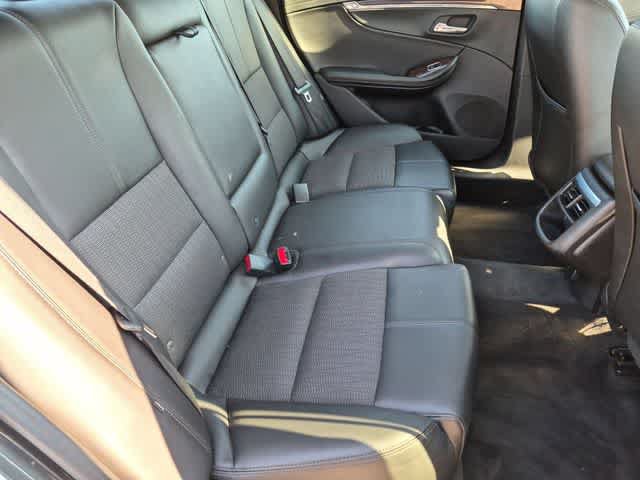 Used 2015 Chevrolet Impala LT w/ Convenience Package FWD image 20