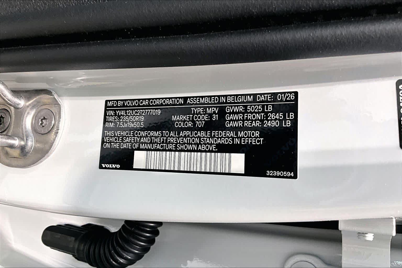 New 2026 Volvo XC40 B5 Plus w/ Protection Package Premier AWD/4WD image 12