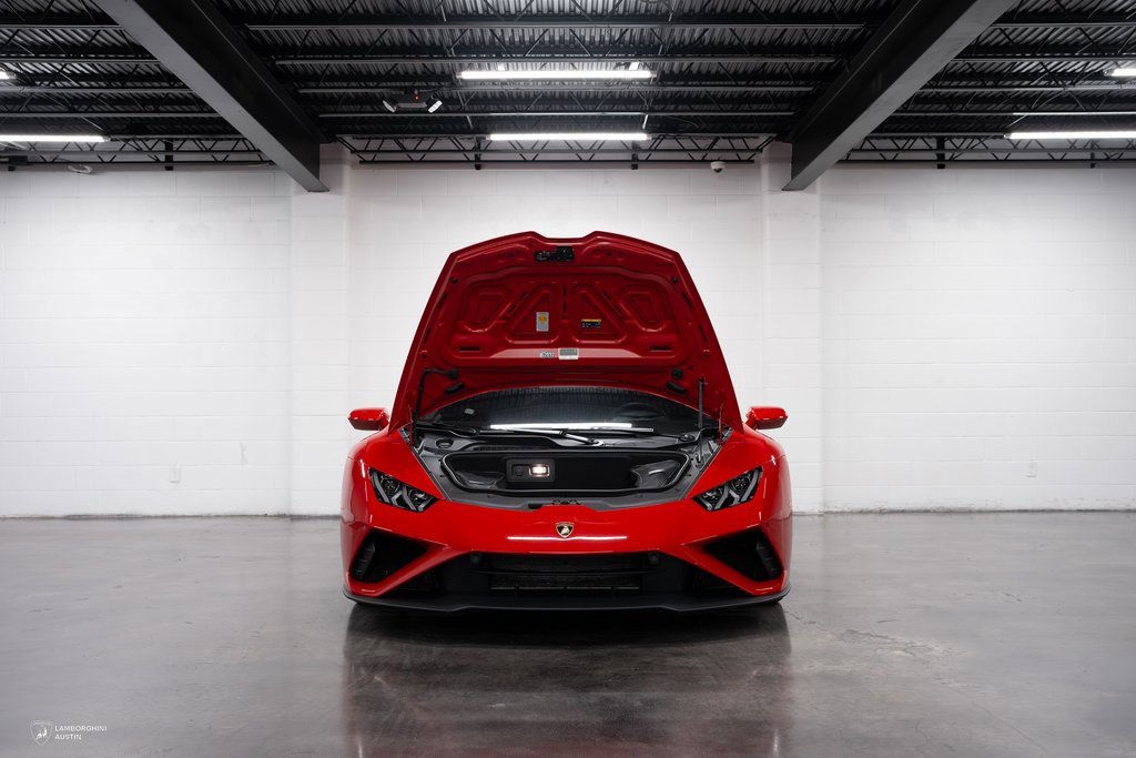 Used 2023 Lamborghini Huracan EVO image 5