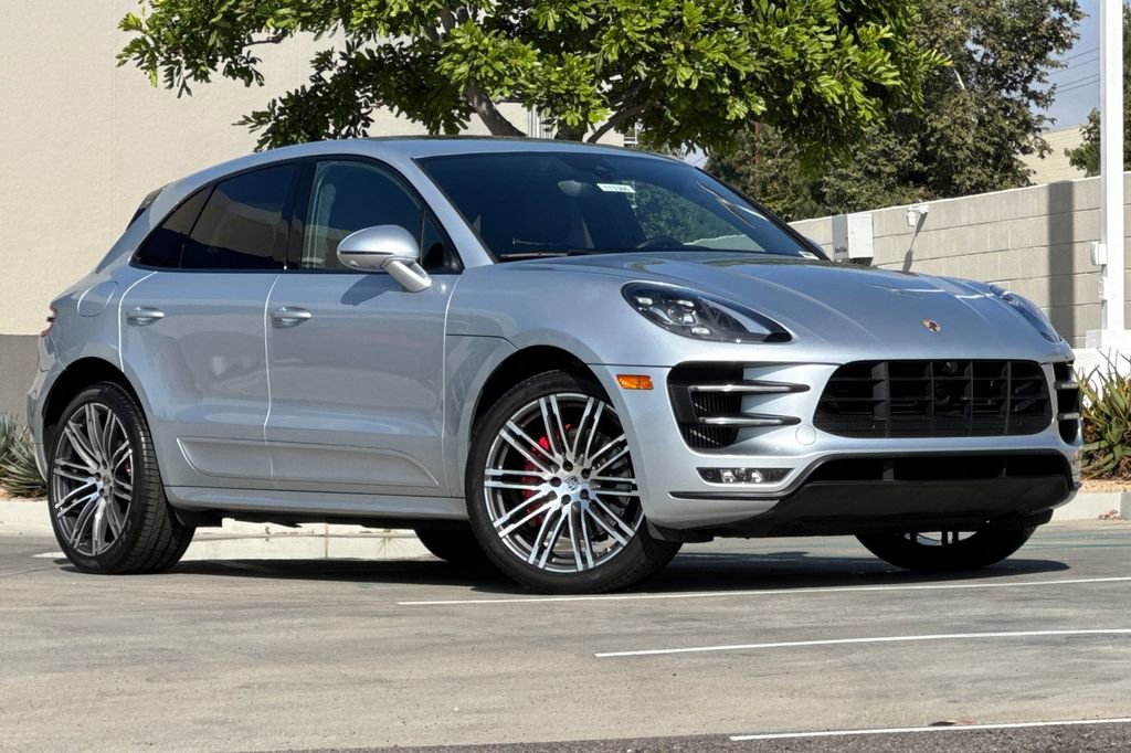 Used 2018 Porsche Macan Turbo AWD/4WD image 2
