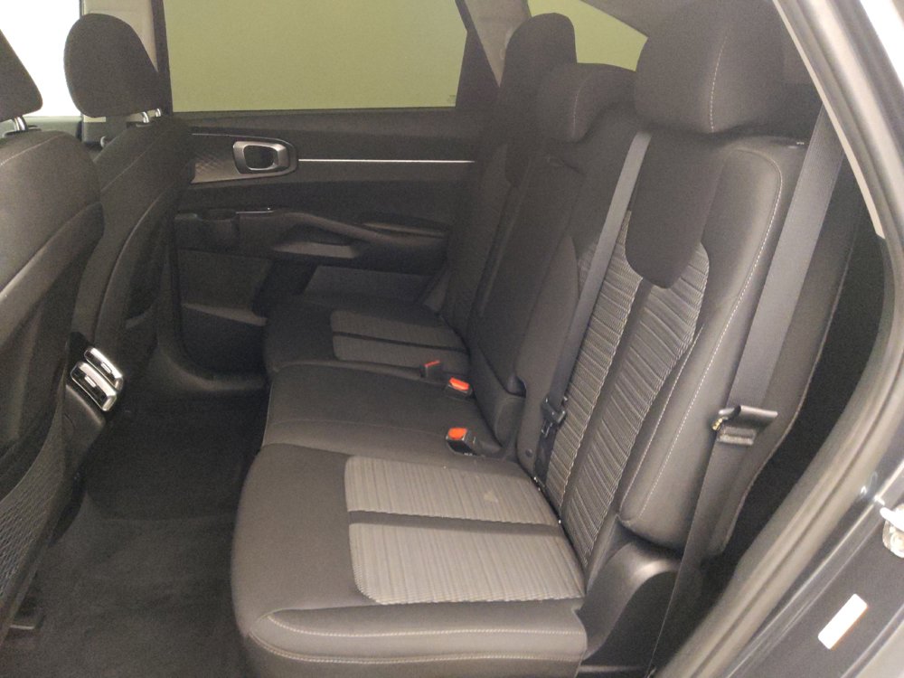 Used 2022 Kia Sorento LX image 18