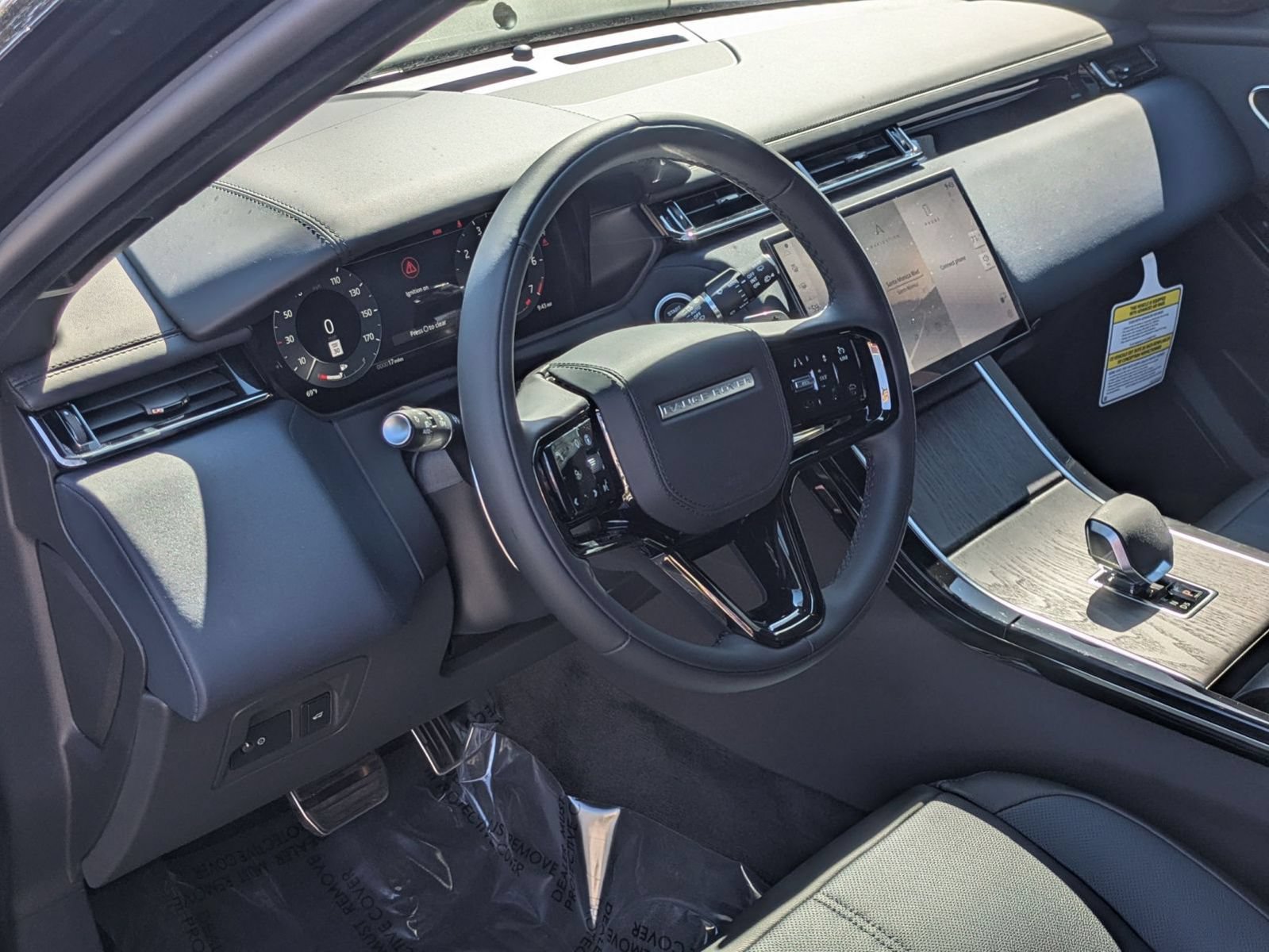 New 2026 Land Rover Range Rover Velar Dynamic SE AWD/4WD image 12