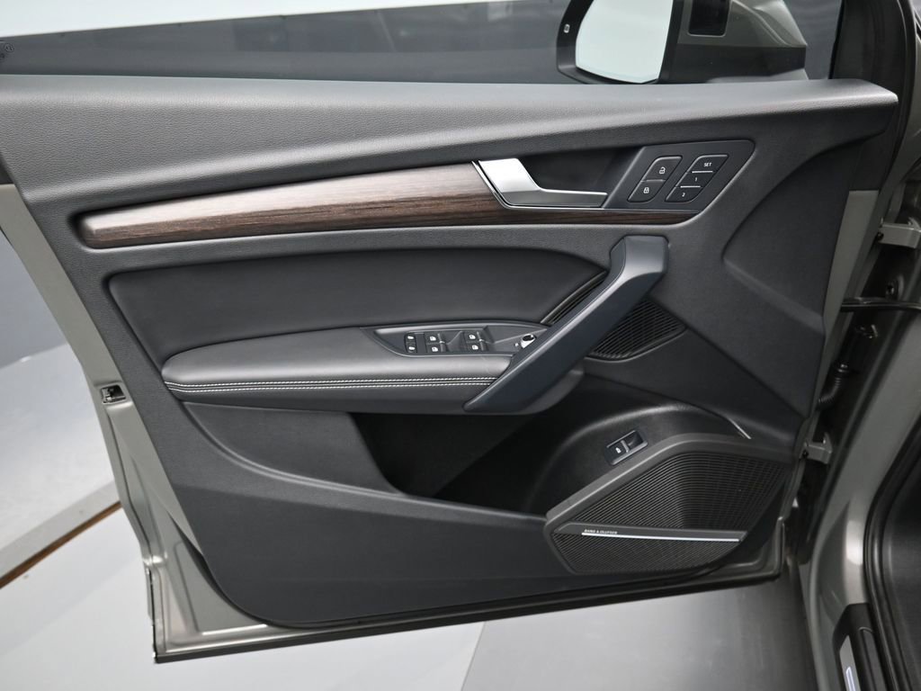 Used 2023 Audi Q5 2.0T Premium Plus w/ Premium Plus Package image 11