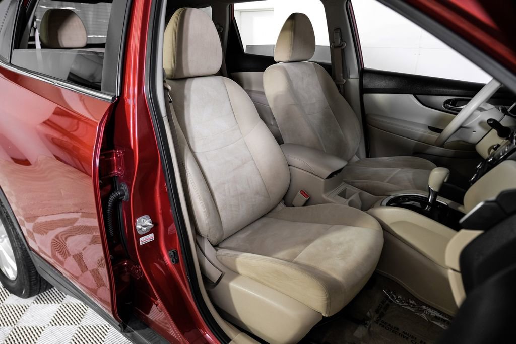 Used 2015 Nissan Rogue SV image 34