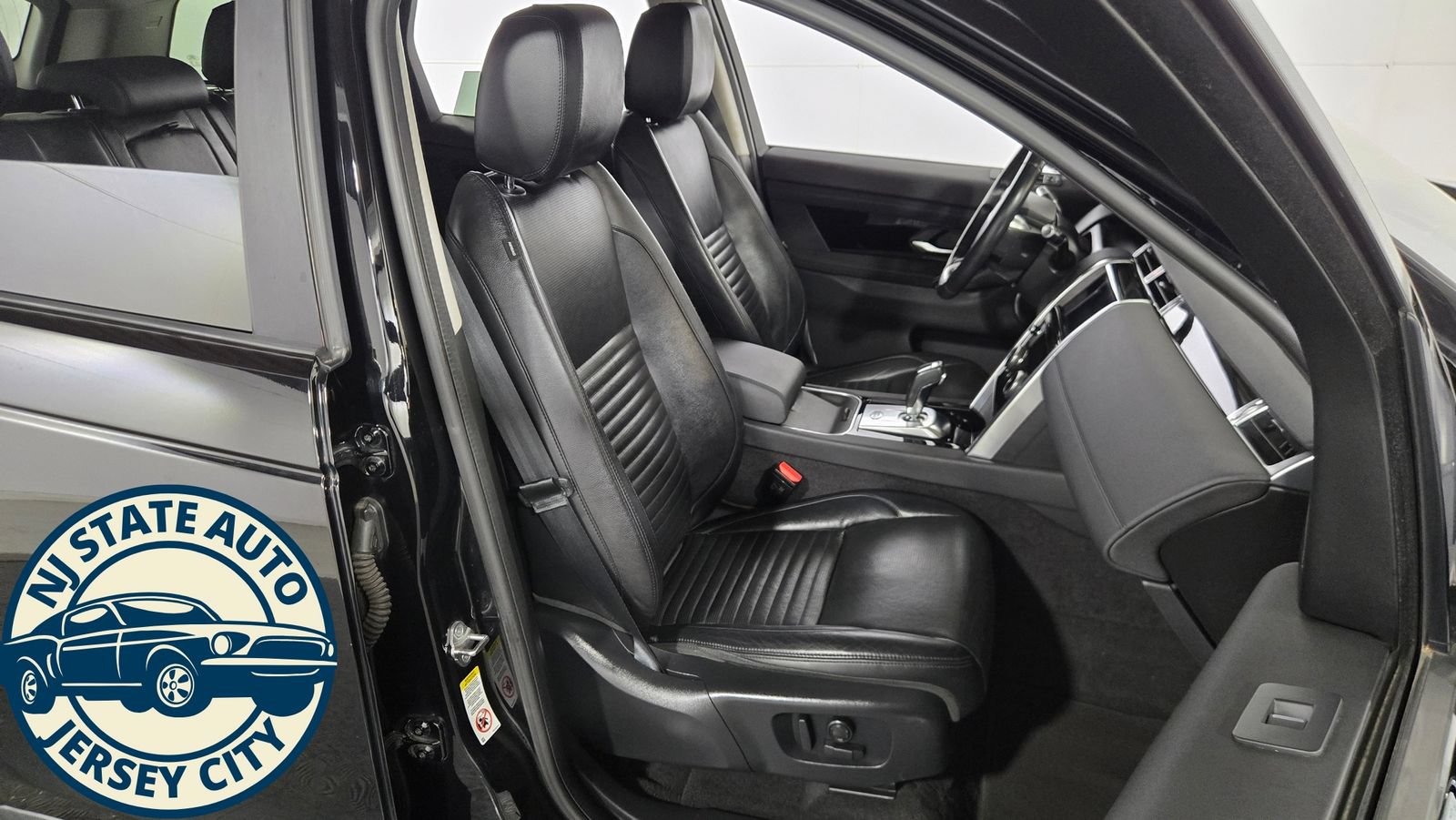 Used 2020 Land Rover Discovery Sport S AWD/4WD image 33