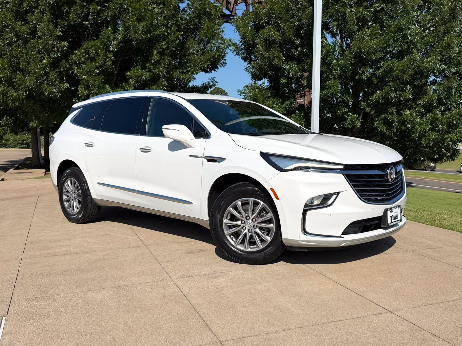 Used 2023 Buick Enclave Essence w/ Trailering Package, 5000 lbs.