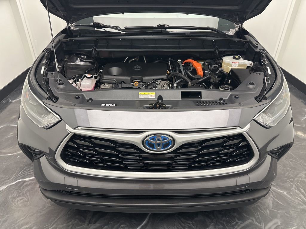 Used 2021 Toyota Highlander XLE image 32