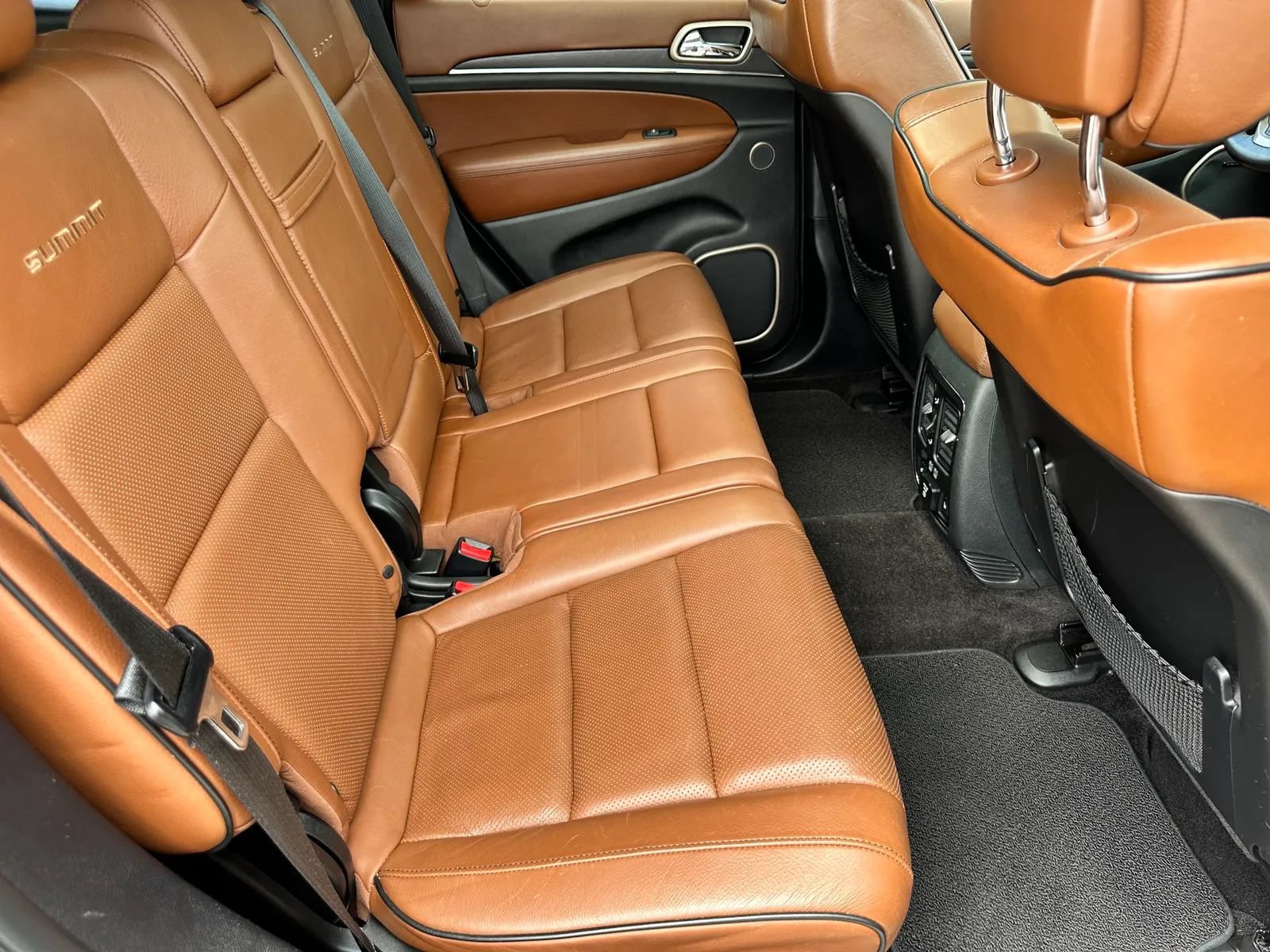 Used 2016 Jeep Grand Cherokee Summit w/ Platinum Series Group AWD/4WD image 19