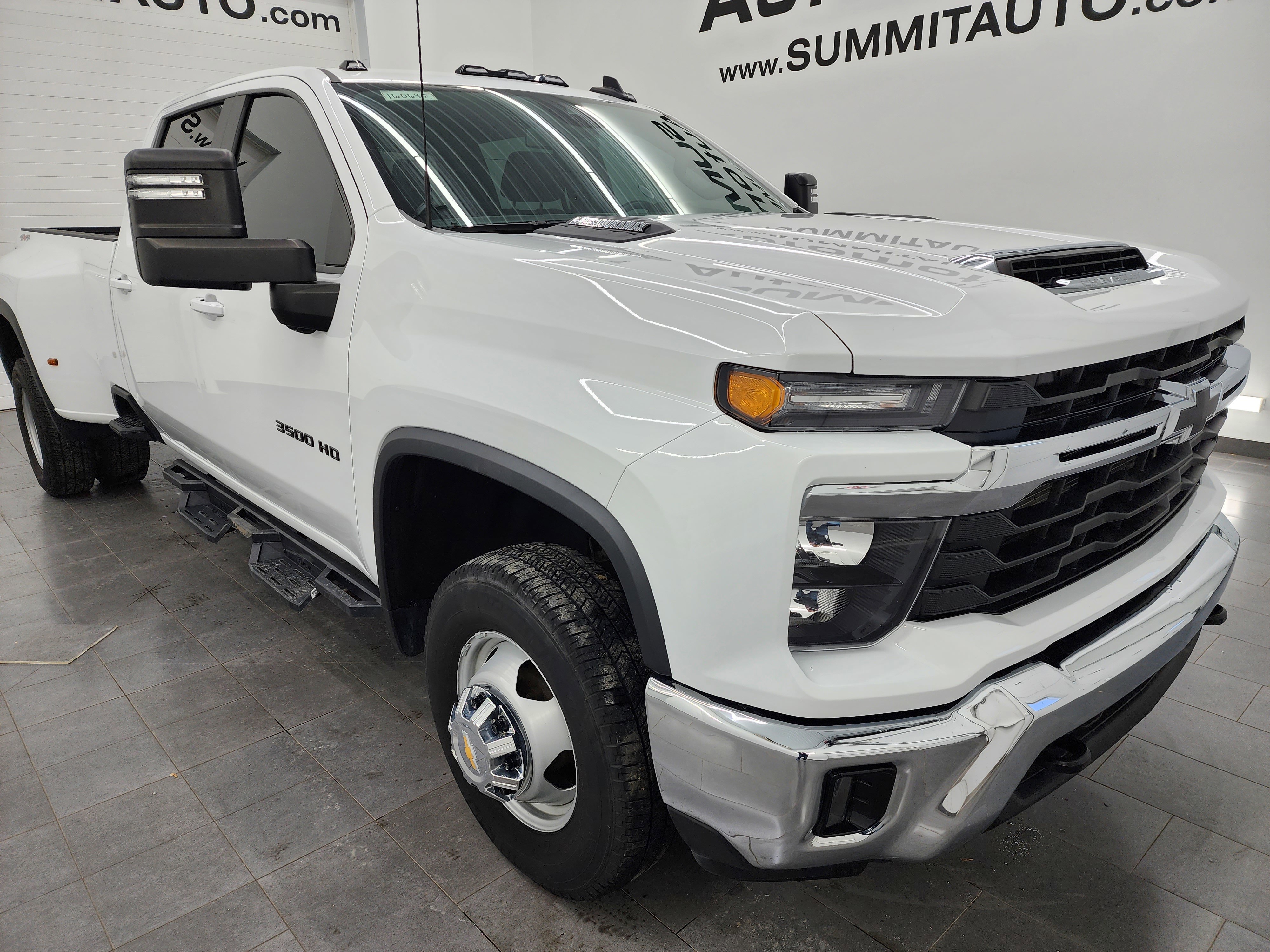 Used 2024 Chevrolet Silverado 3500 LT w/ Convenience Package image 2