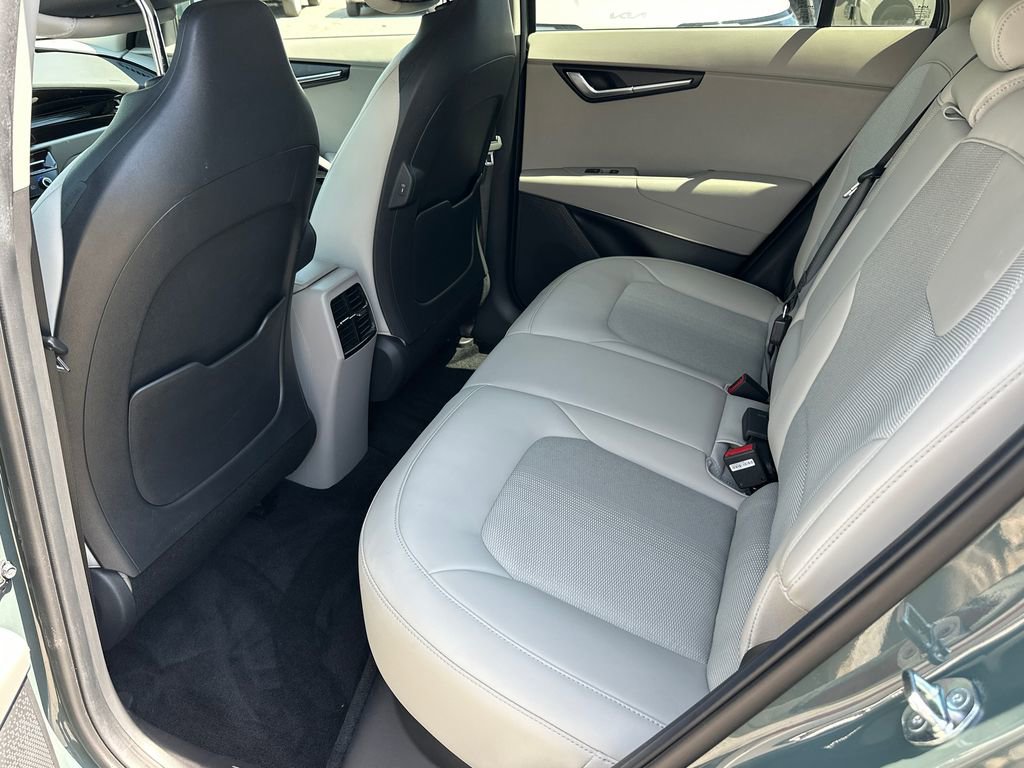 Certified 2023 Kia Niro Wind w/ Wind Preserve Package FWD image 17