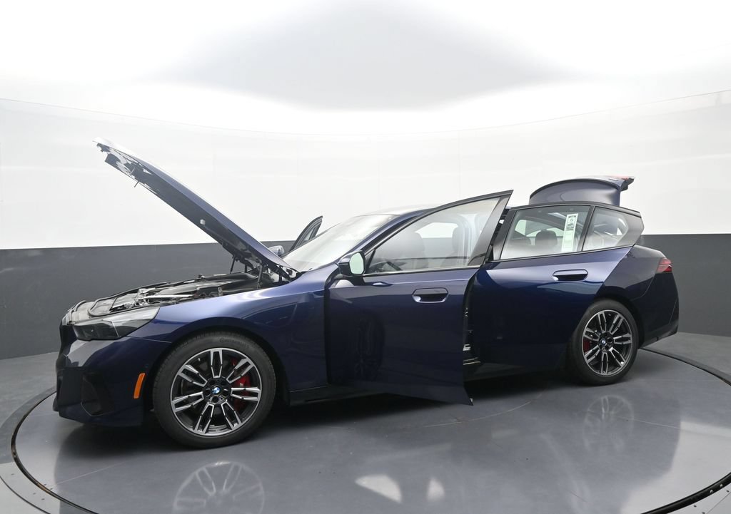 New 2026 BMW 540i xDrive w/ Executive Package AWD/4WD image 41