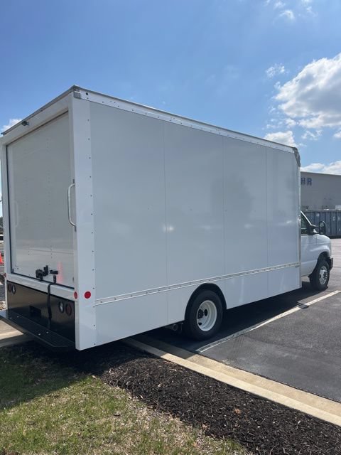 New 2025 Ford E-450 and Econoline 450 Super Duty w/ Driver's Safety Package RWD image 4