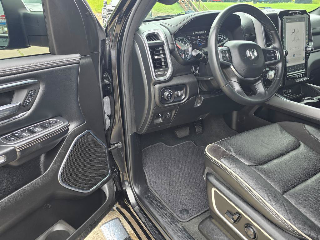Used 2024 RAM 1500 Laramie AWD/4WD image 11