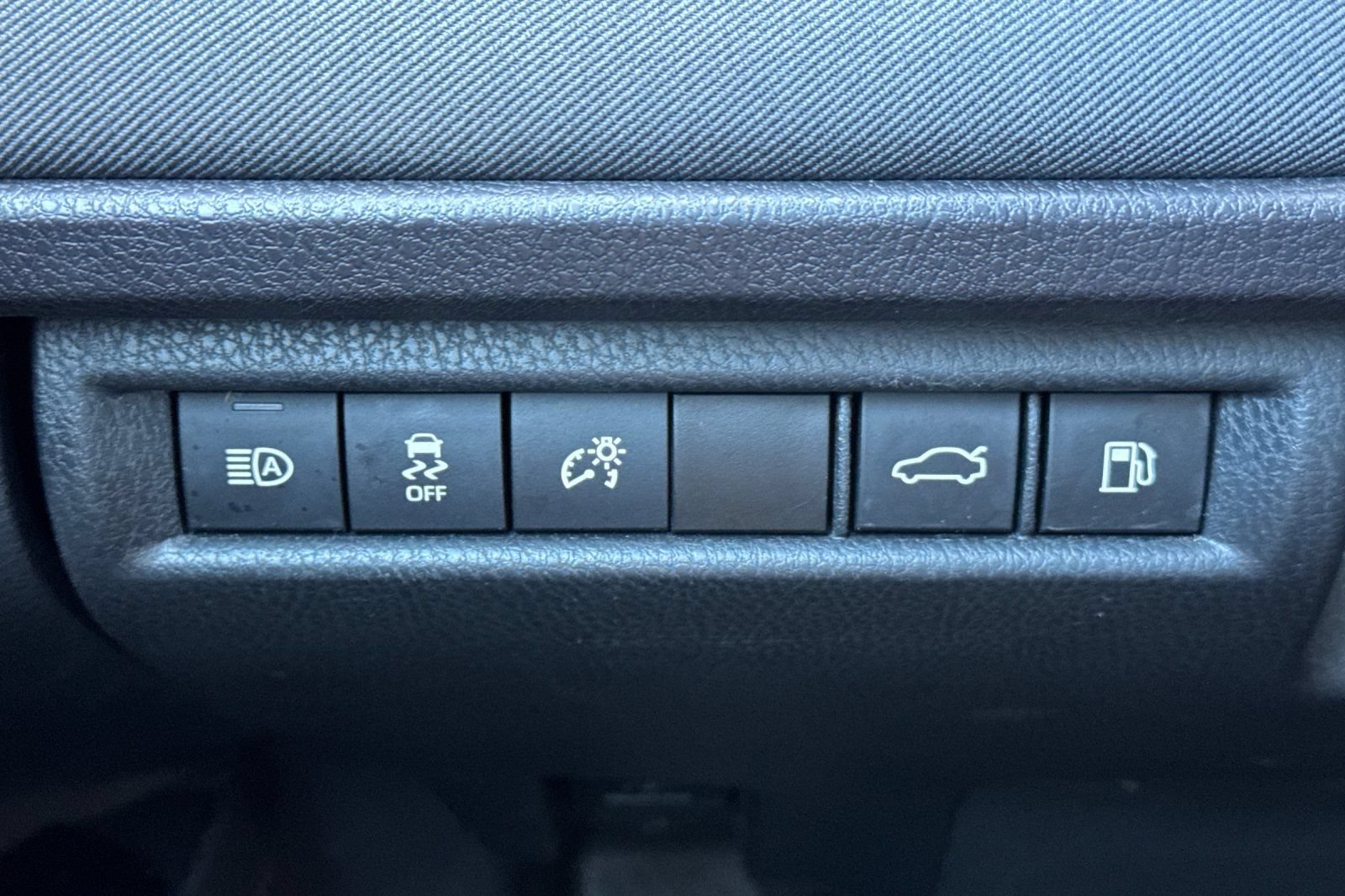 Certified 2025 Toyota Camry LE FWD image 43