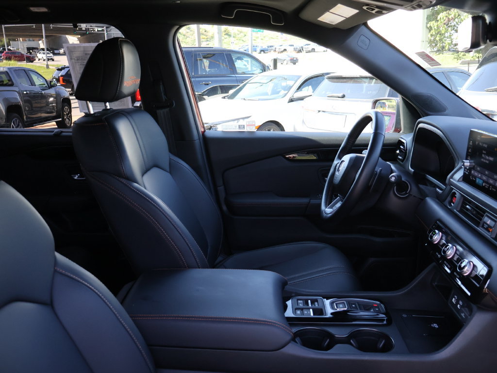 Certified 2025 Honda Pilot TrailSport image 8