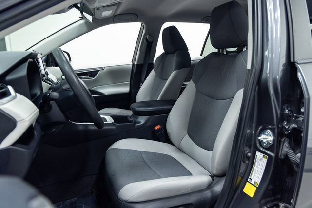 Used 2022 Toyota RAV4 XLE FWD image 22