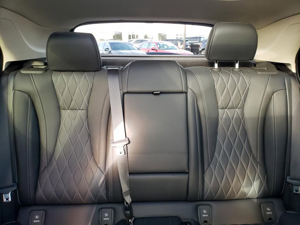 Used 2023 Buick Envision Avenir image 32
