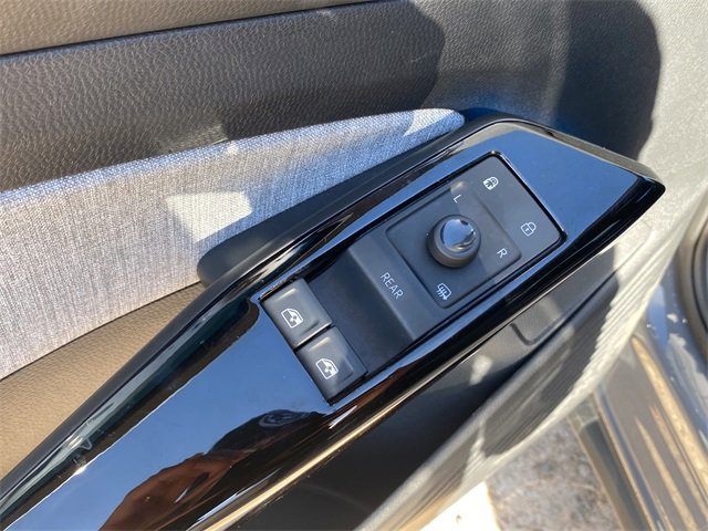 Used 2023 Volkswagen ID.4 Pro image 19